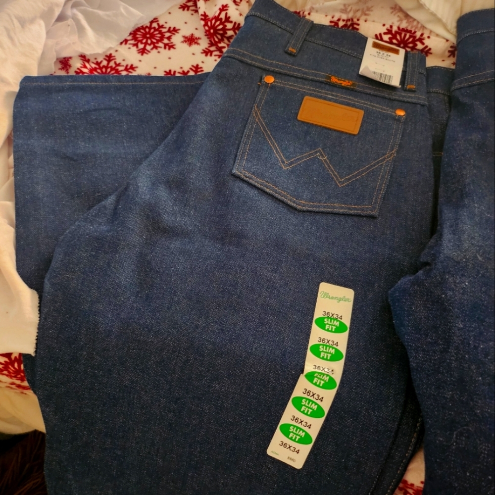 2 pair  exact same size Brand new  Wrangler mens  rodeo  cut jeans